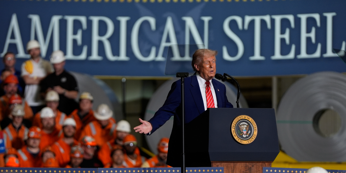 ”Oroande” – Trump får gyllene aktie i stålbolag
