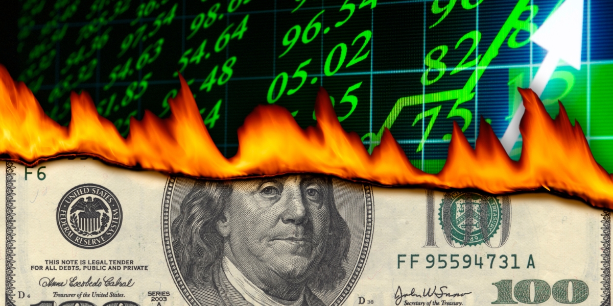 Dollarn kraschar – trots USA:s börsrekord