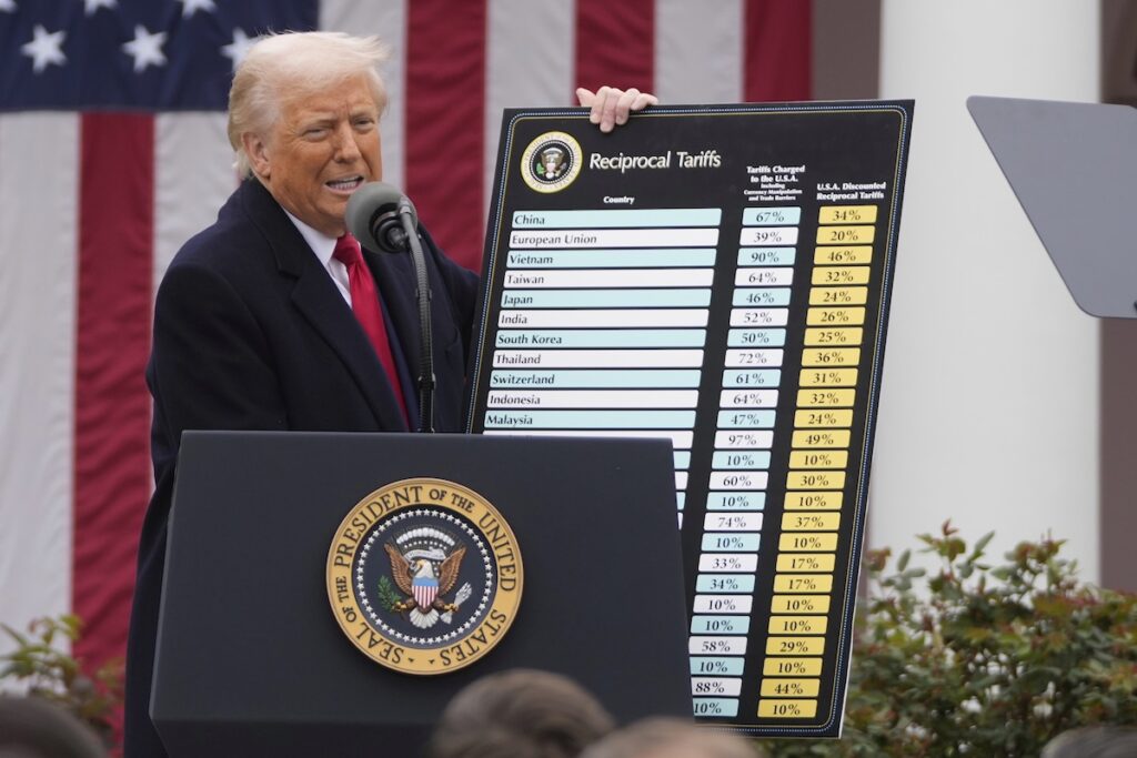 600