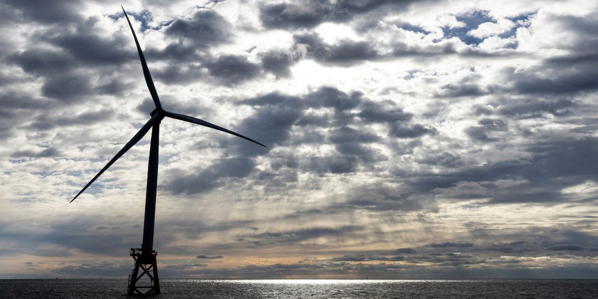 Vindkraftsjätten rasar 25 procent på börsen – behöver pengar