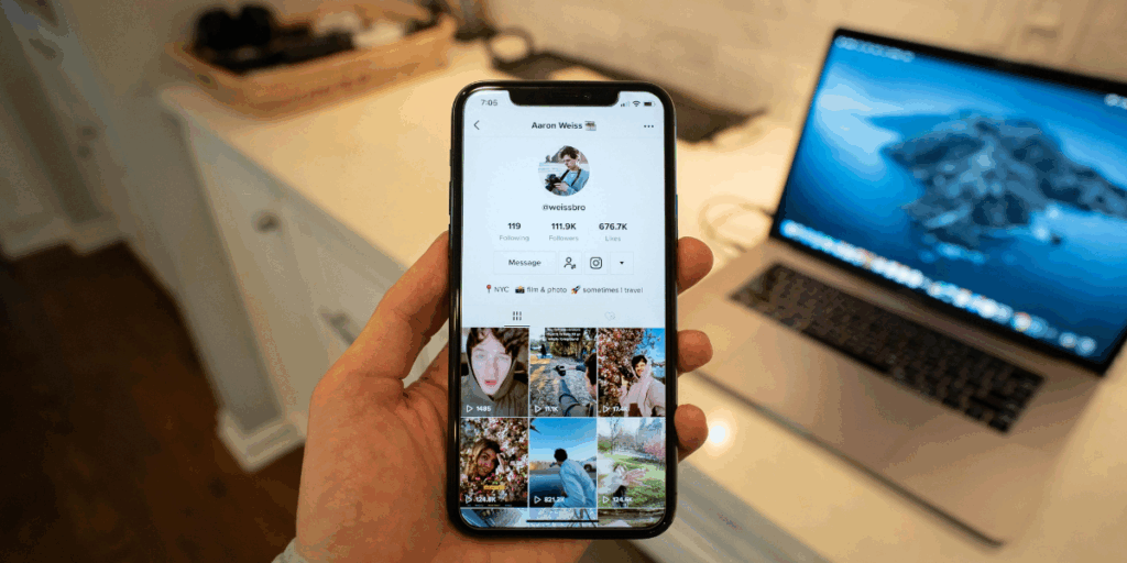 Tiktok har cirka 170 miljoner amerikanska användare och det är mycket pengar i omlopp. (Foto: Aaron Weiss on Unsplash)