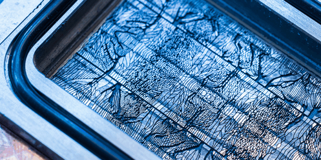 Microsoft demonstrerar mikrofluidik som kyler chip effektivt. AI identifierar unika värmepunkter för precision. (Foto: Microsoft)