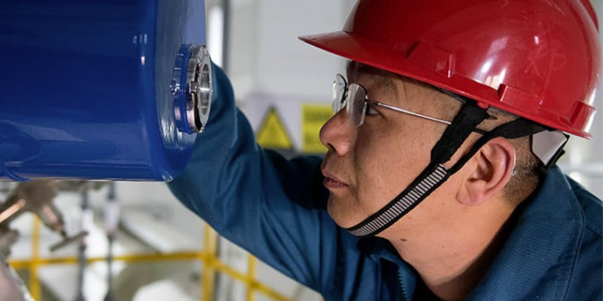 EU försöker minska Kinas grepp med egen fabrik