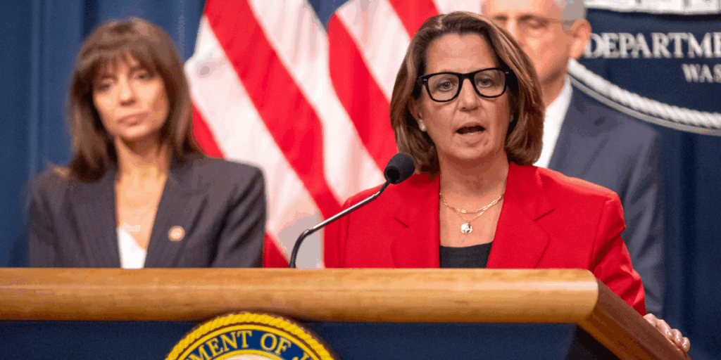 Lisa Monaco har haft roller inom politiken som Trump anser vara skadlig om den kommer i orätta händer. (Foto: Mark Schiefelbein/AP/TT)