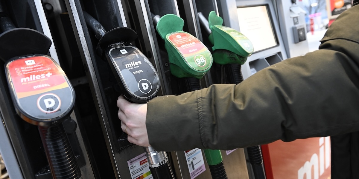 Hälften av svensk bensin kommer från okända länder – ryskt ursprung