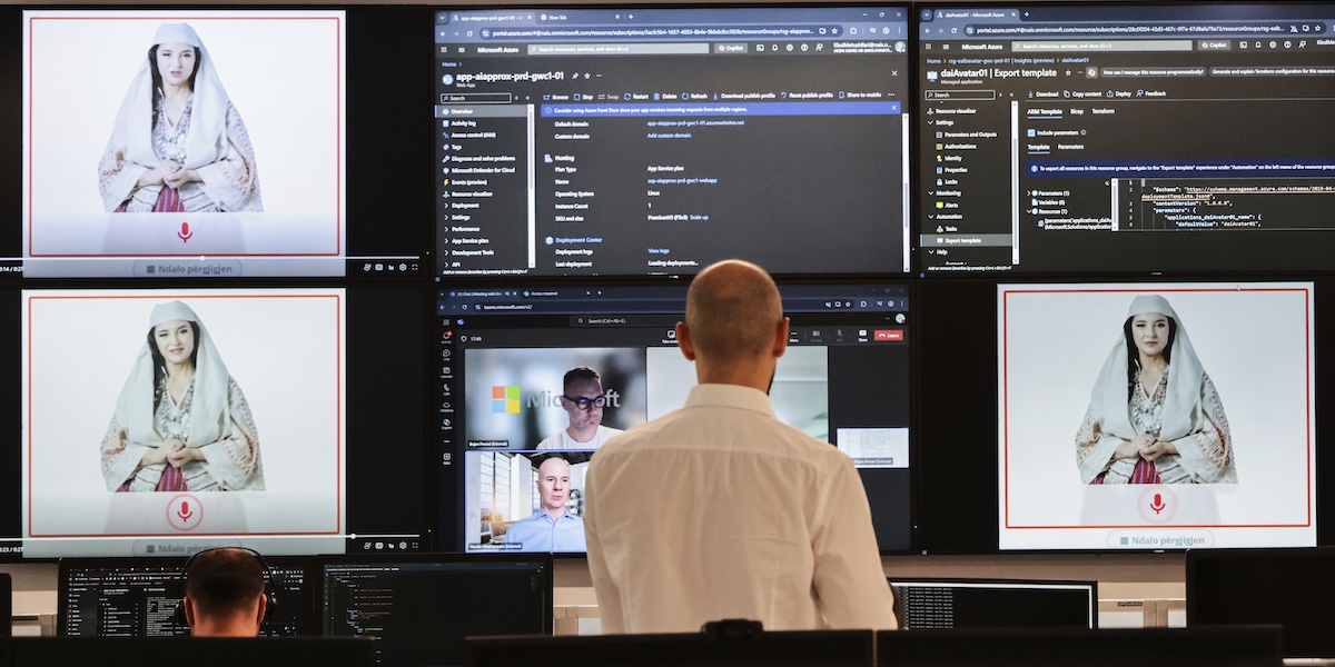 Oppositionen rasar över världens första AI-minister