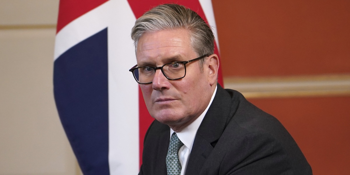 Perfekt storm – Labour pressas från alla håll