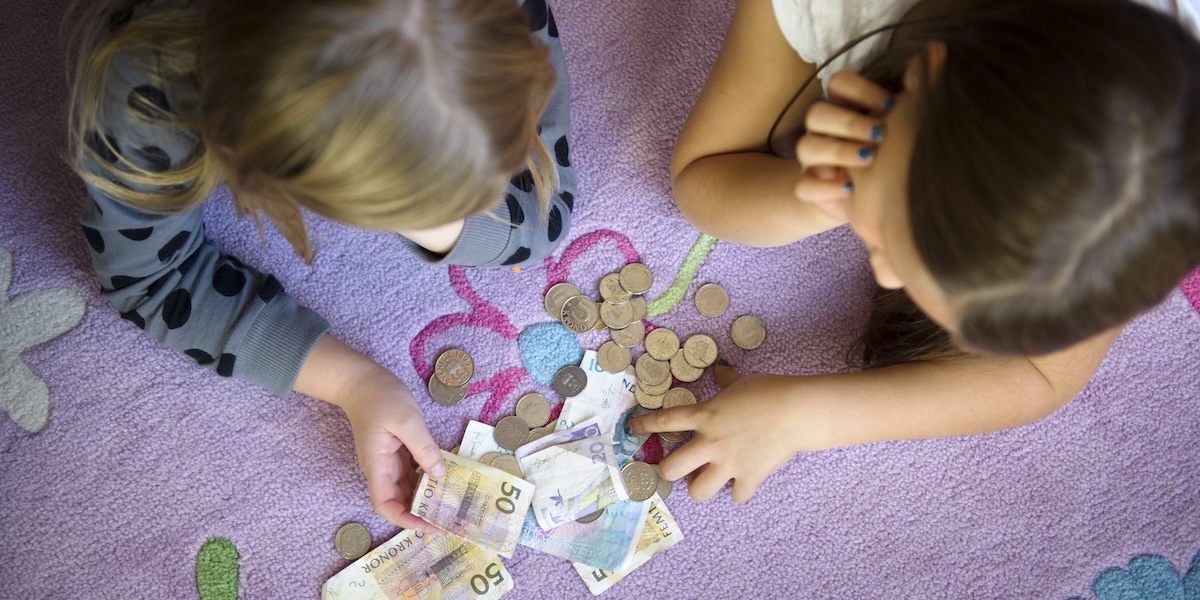 Hushållen sparar mer och på nytt sätt