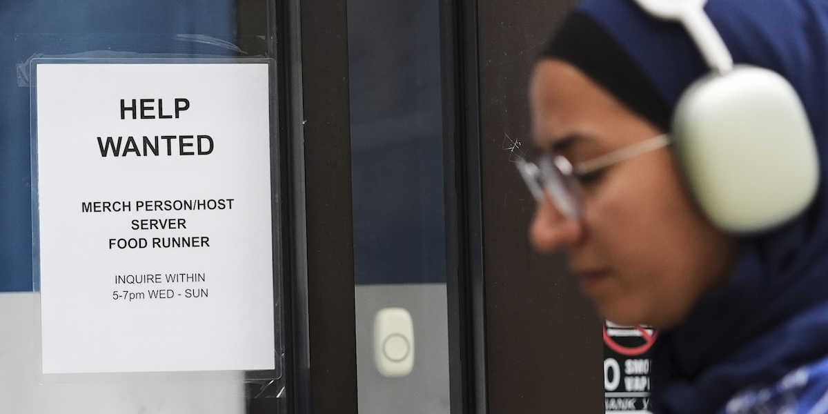 Dollarn sjunker efter svag jobbsiffra från USA