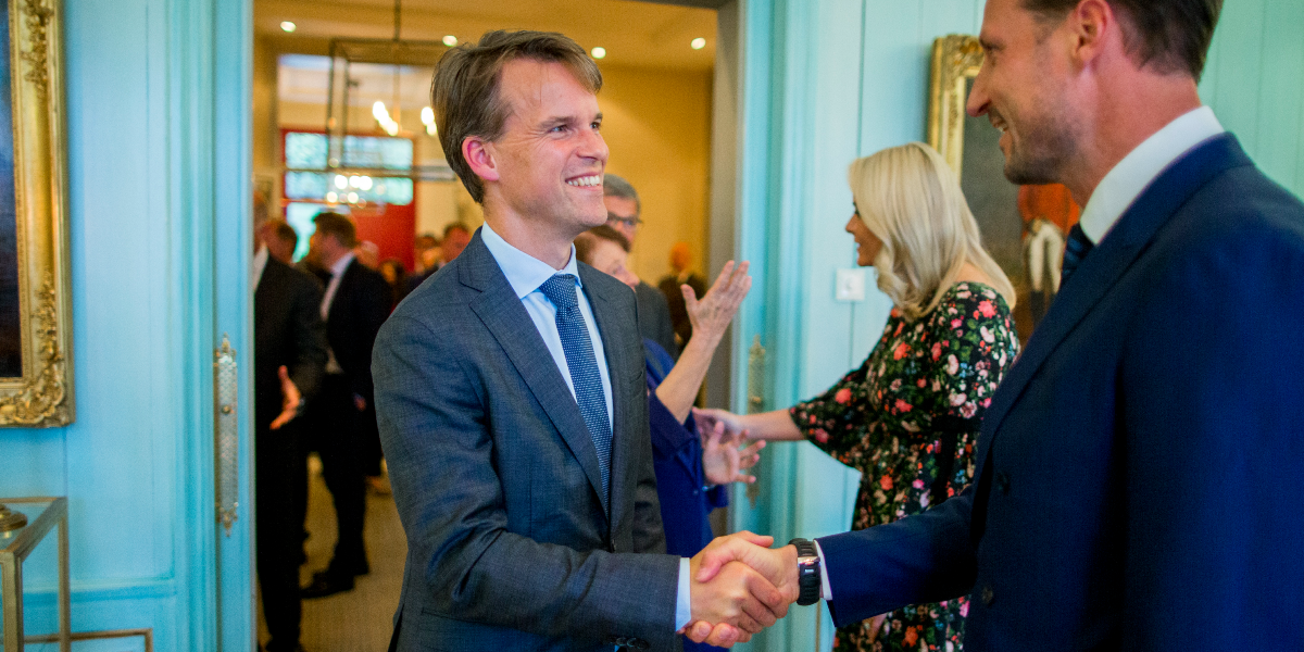 Finansprofil lånade ut 40 miljoner privat – förnekar fel