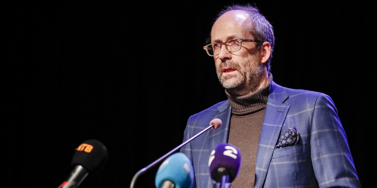 ”Måste skyddas från sig själva” – jurist jobbade 100-timmarsvecka