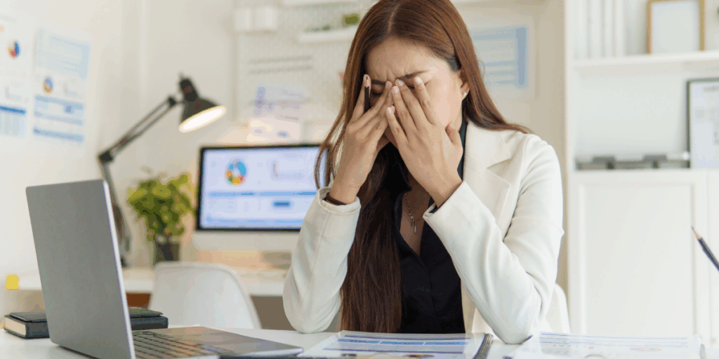 Hur mycket ska man ha koll på sin personal för att känna sig säker? (Foto: Canva)