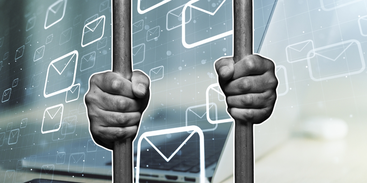 Ledde bolag från anstalten med e-post och telefon – döms