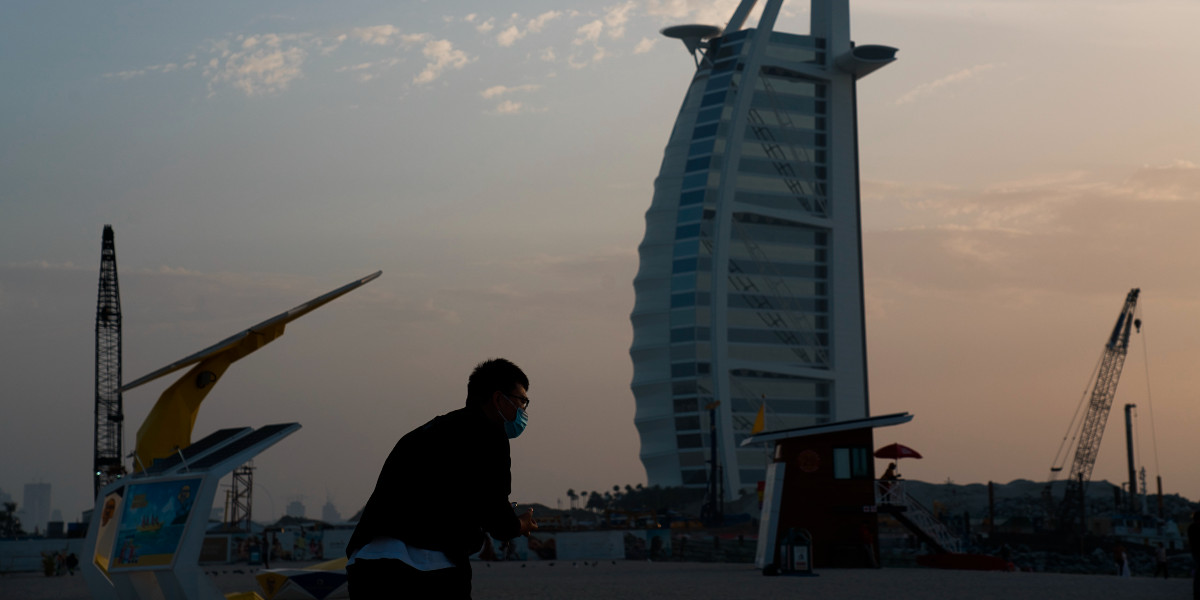 Lägenheter som inte finns säljs för en kvarts miljard