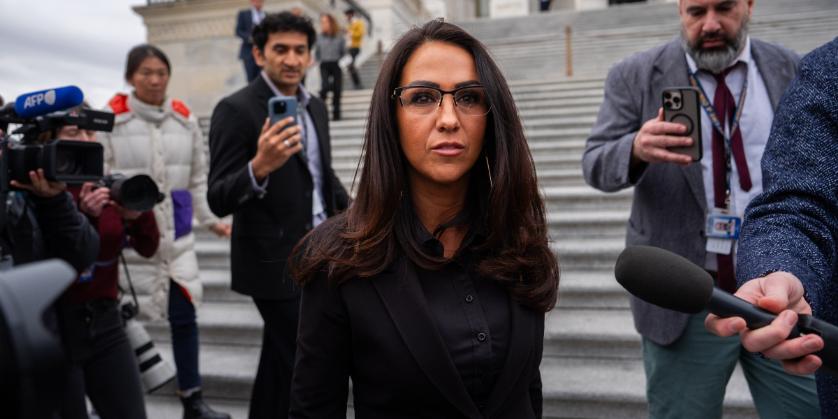 Epsteins revisor tog ut kontanter gång på gång