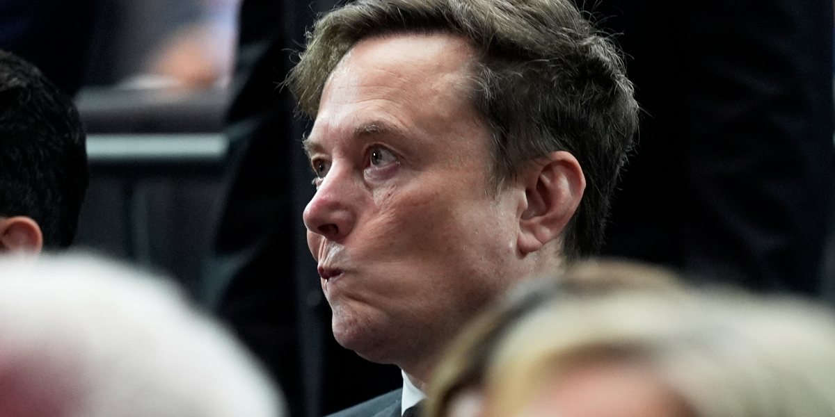 Tesla förbereder sig för sitt tuffaste år