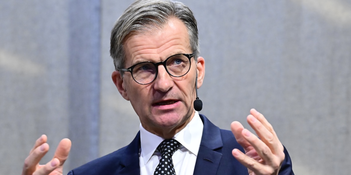 Techaktier och statsfinanser oroar Riksbanken