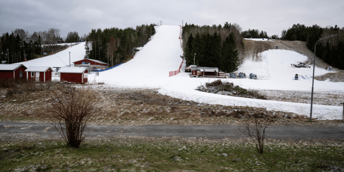 Vinter utan vinter – skidvärlden väntar på snö som aldrig kommer
