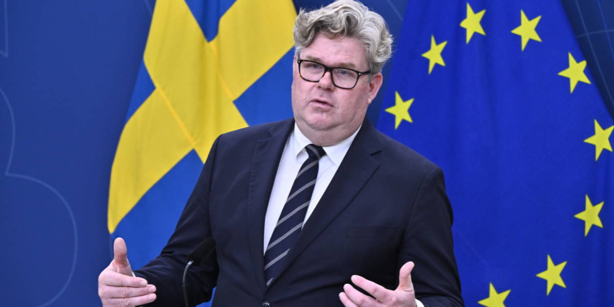 Regeringens datalagringsplan försenas – hård kritik bromsar upp