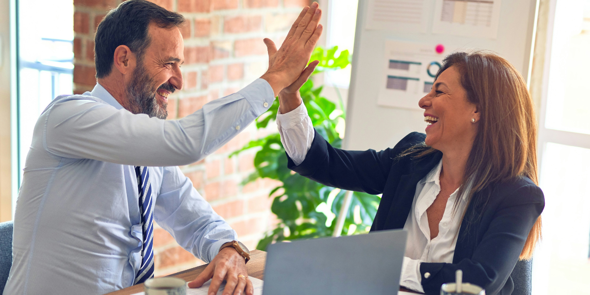 Pengaregn över advokatbyråerna