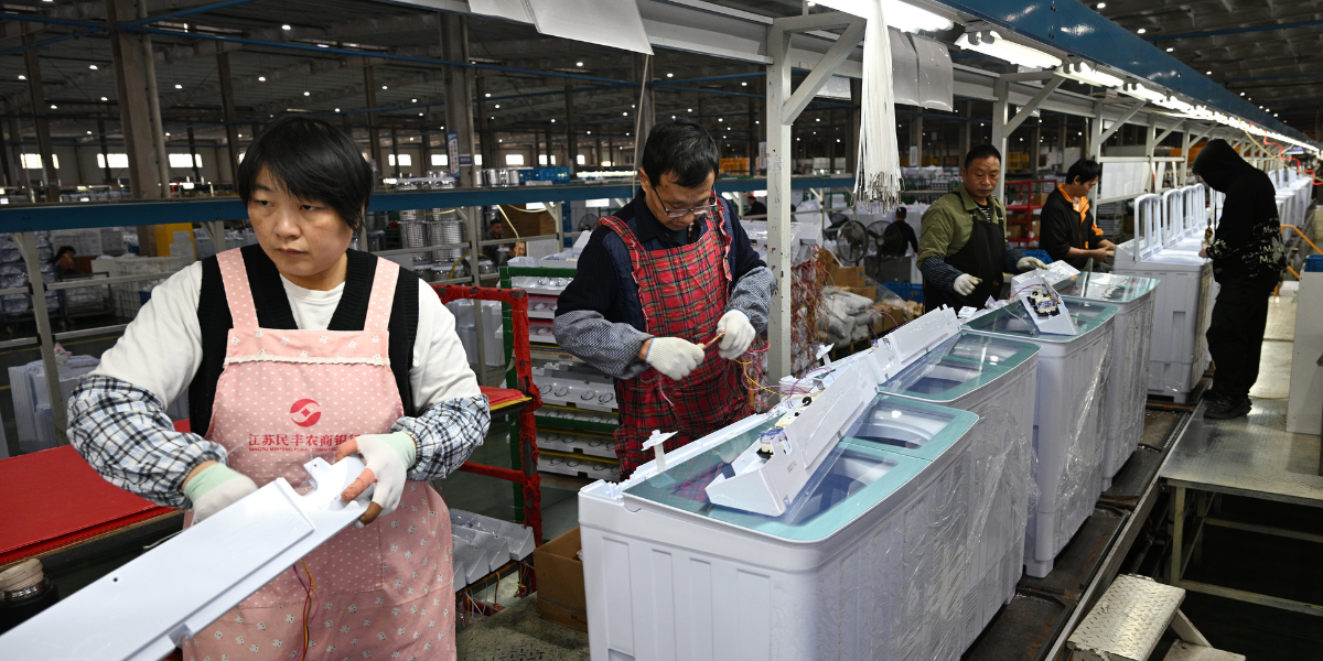 ”Världens fabrik” börjar varva ner