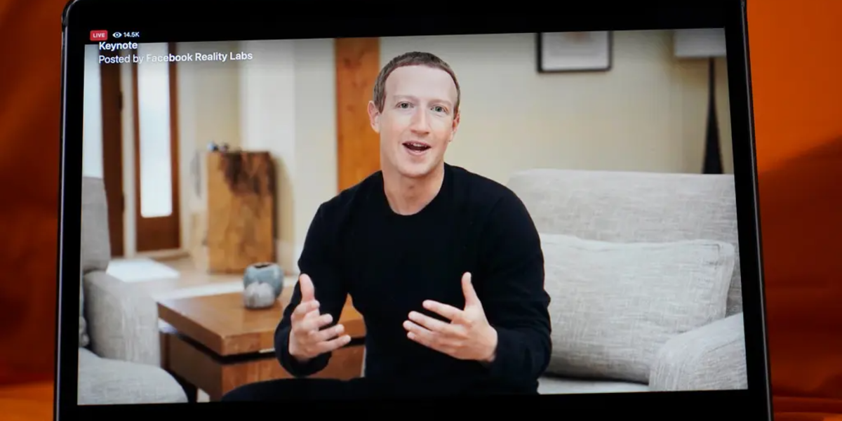 Zuckerberg slaktar sitt virtuella universum efter kritik
