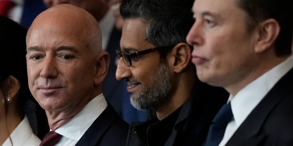 Musks och Bezos nya kamp – datacenter i rymden