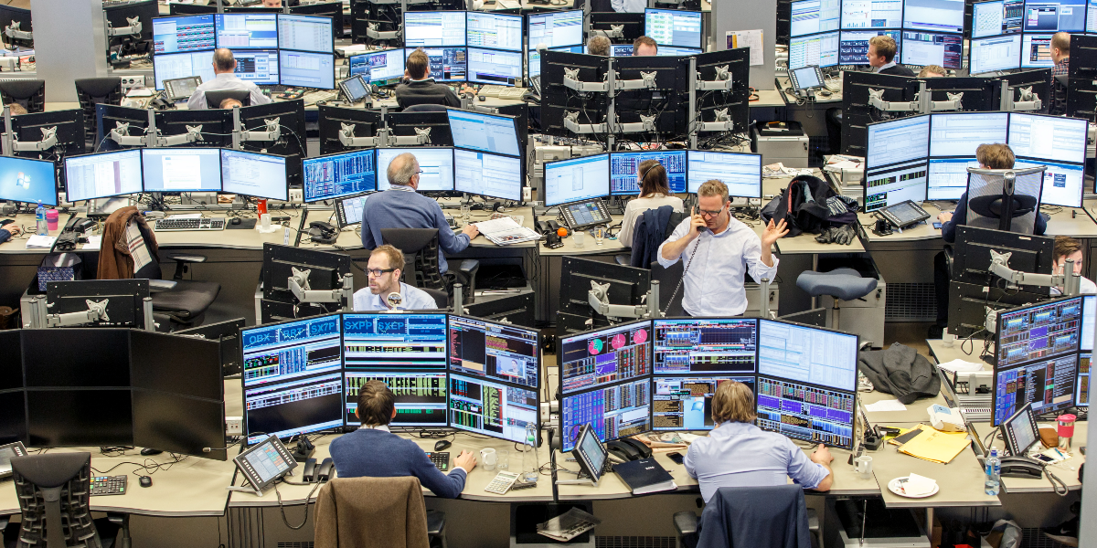 Högre löner för Carnegie-avhoppare – ”krossar” kollegorna