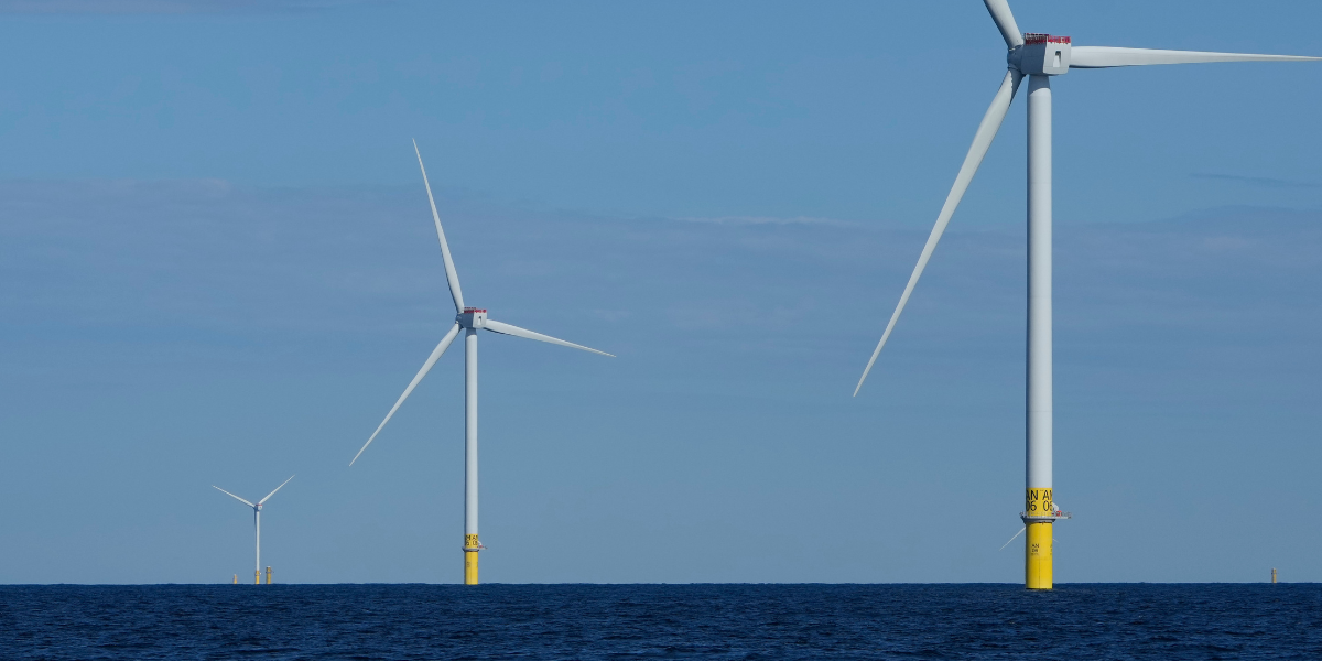 Trump stoppar jätteprojekt till havs – vindkraftsaktier rasar